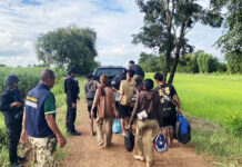 Over 300 Cambodian Workers Caught Illegally Crossing into Thailand