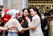 Thaksin’s Spirit Remains Strong as Shinawatra Family Reunites Behind Prison Glass