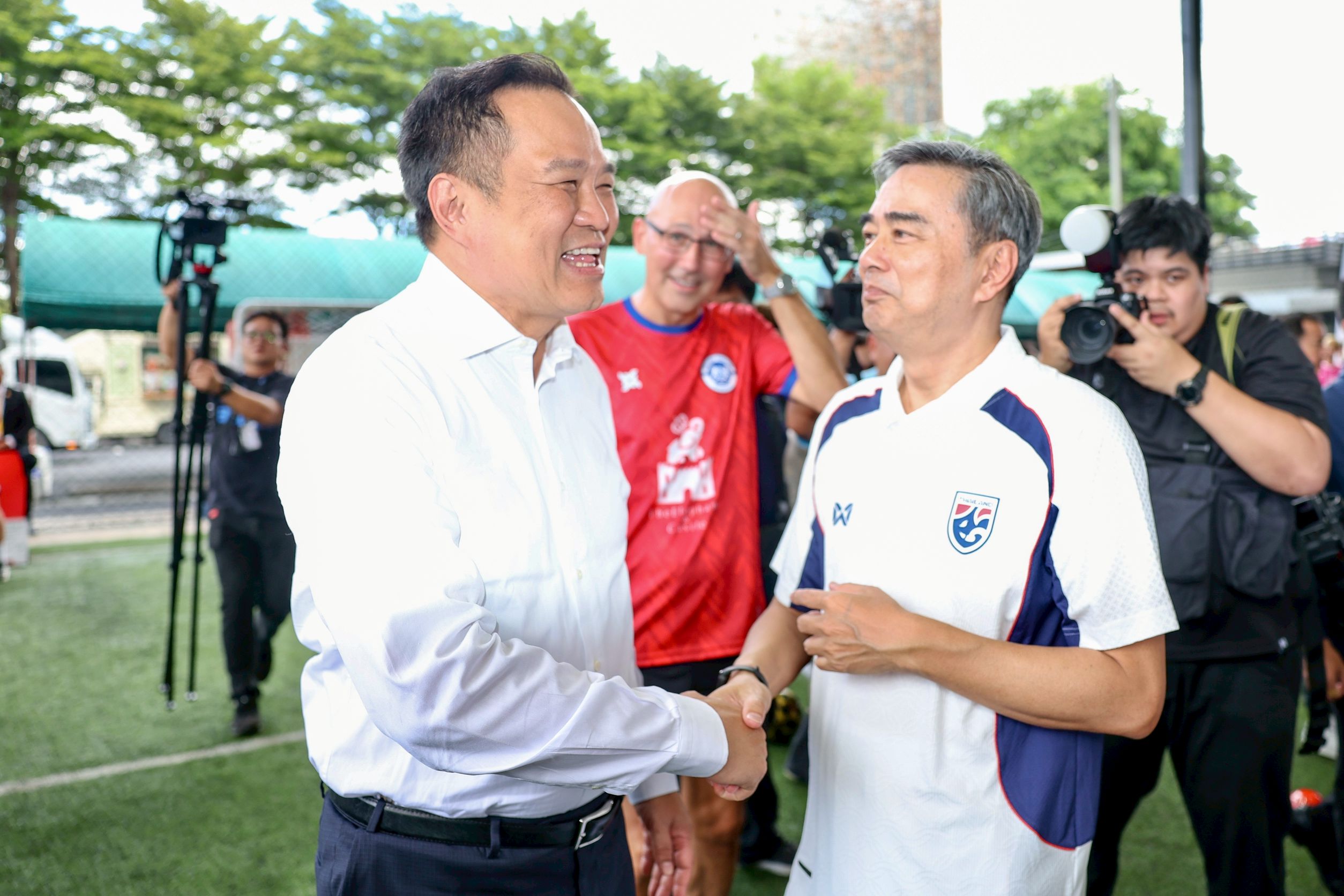 anutin abhisit