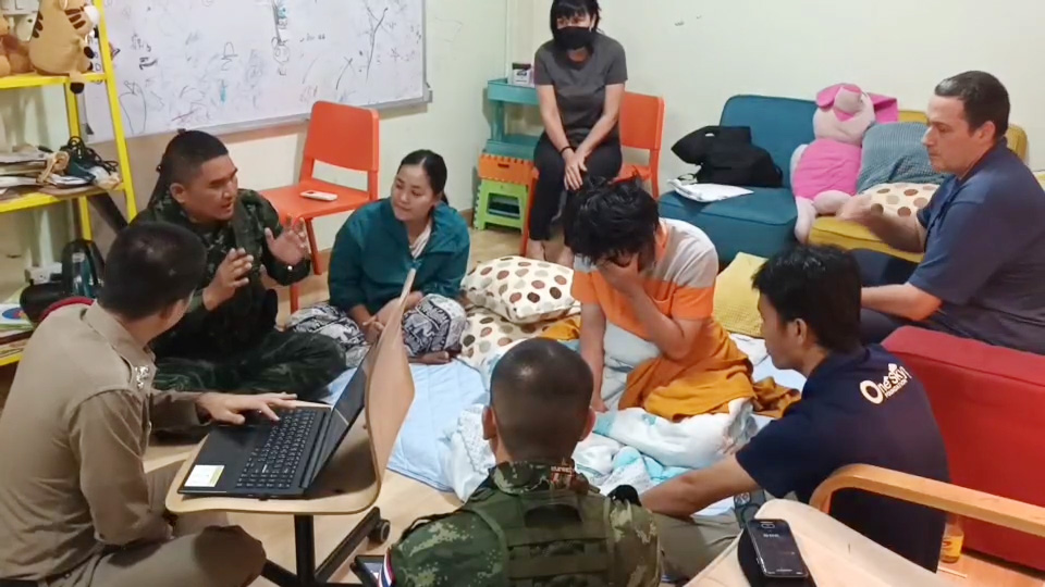 British Man Survives By Eating Ants During 14 Days Lost in Thai Forest
