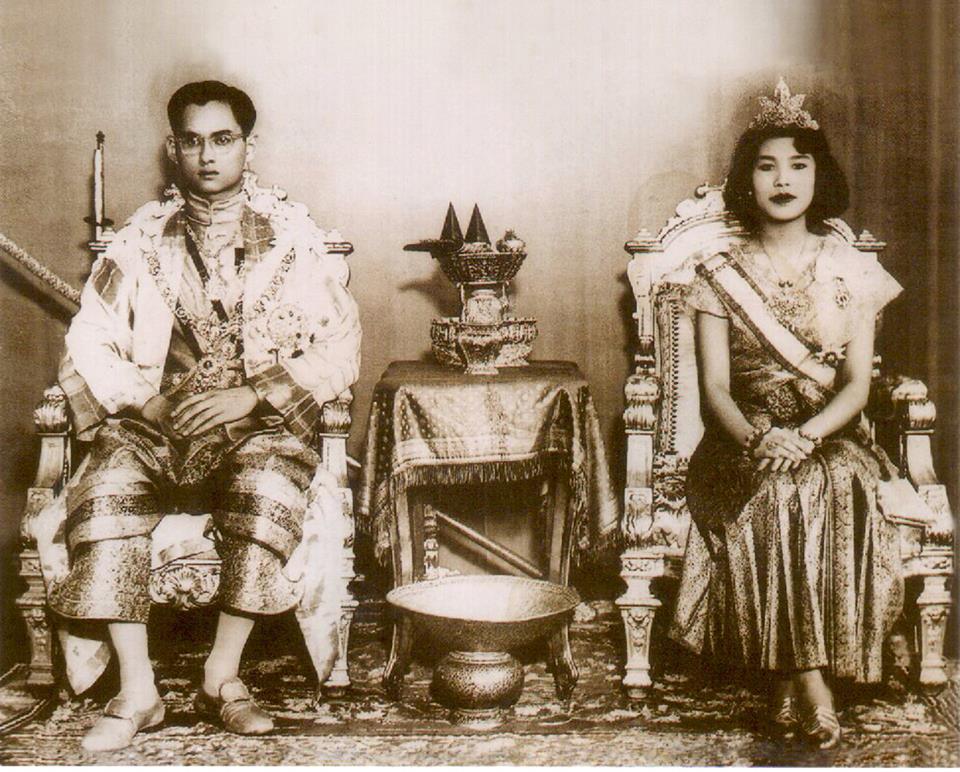 king rama9 and queen