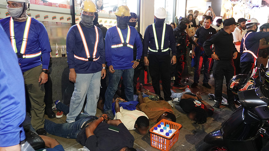 Eight Nigerians Arrested in Dramatic Bangkok Nana Drug Raid