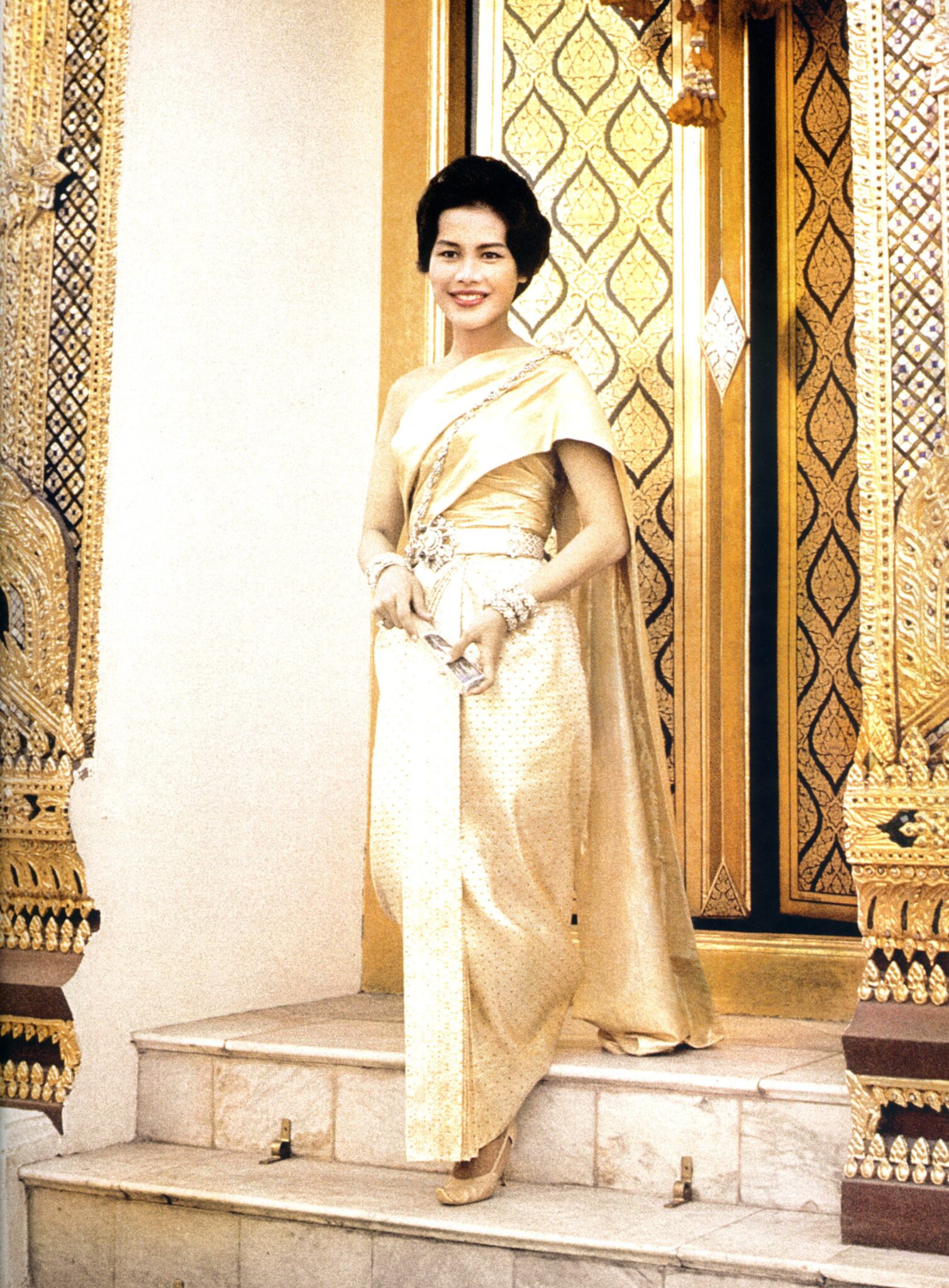 queen fashion255