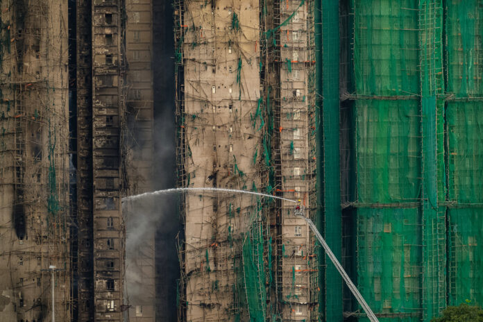 APTOPIX Hong Kong Fire