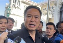 Thai PM Faces Tough Questions as Late Apology for Deadly Floods