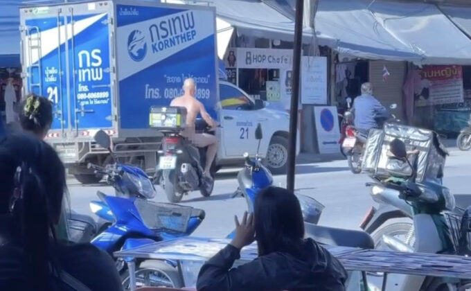 Naked Foreigner on Motorcycle Startles Kamphaeng Phet Residents