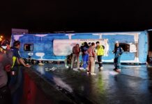 38 Foreign Tourists Injured as Bus Overturns on Lampang–Chiang Mai Highway