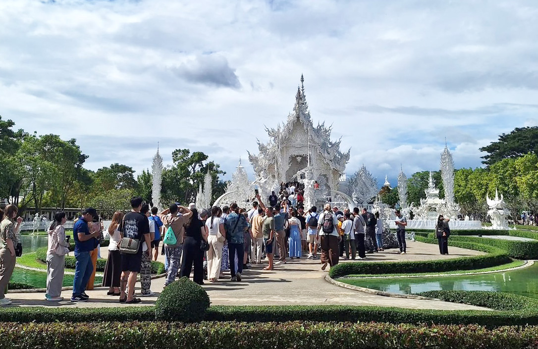 Chiang Rai’s White Temple Doubles Admission Fee for Foreign Tourists