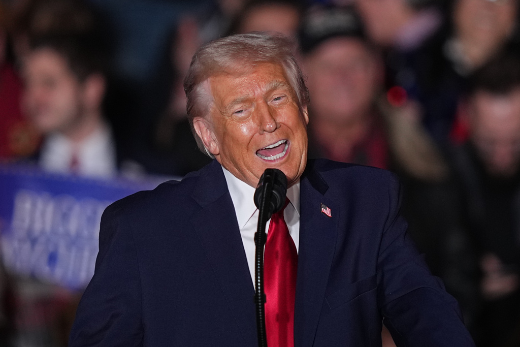 Trump’s Peace Deal at Risk as Fighting Surges at Cambodia-Thailand Border