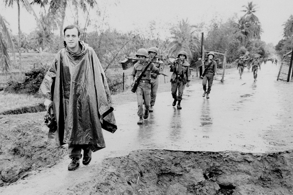 Pulitzer Prize-Winning Correspondent Peter Arnett who Reported on Vietnam Has Died