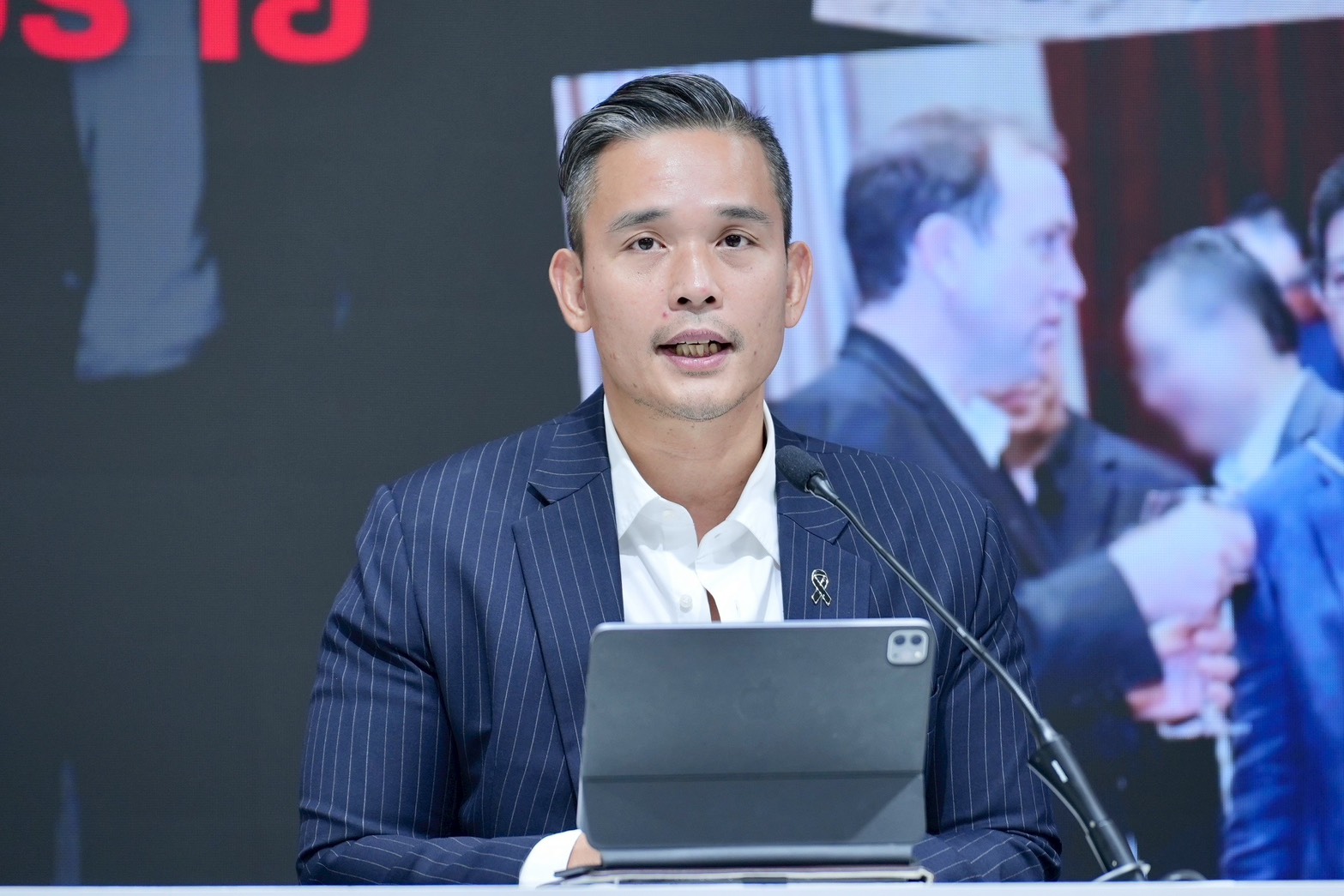 anutin ben smith1 pheu thai