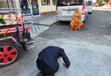 Japanese Man Crying at Temple, Claiming to Seek ‘Atonement’ Japanese Man Crying at Temple, Claiming to Seek ‘Atonement’
