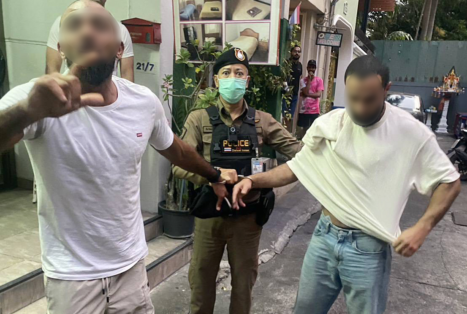 Bangkok Bystanders Help British Tourist Stop Two Tunisians After Theft