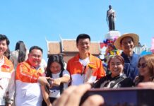Thai Opposition Leader Campaigns in Korat, Visits Ya MO Monument