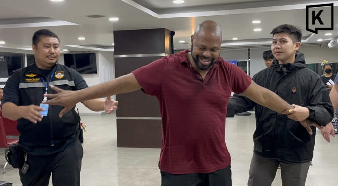 Drunk samsh car Drunk tourist smashes Pattaya officers’ vehicle