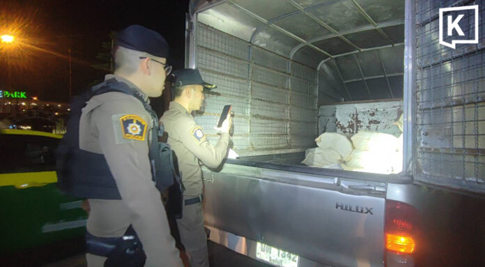 Pickup smashes checkpoint, dumps 15 sacks of crystal meth