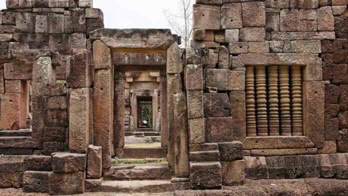 Prasat_Ta_Muen_Thom-021