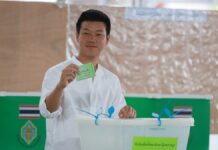 Thailand votes in early election, constitution referendum