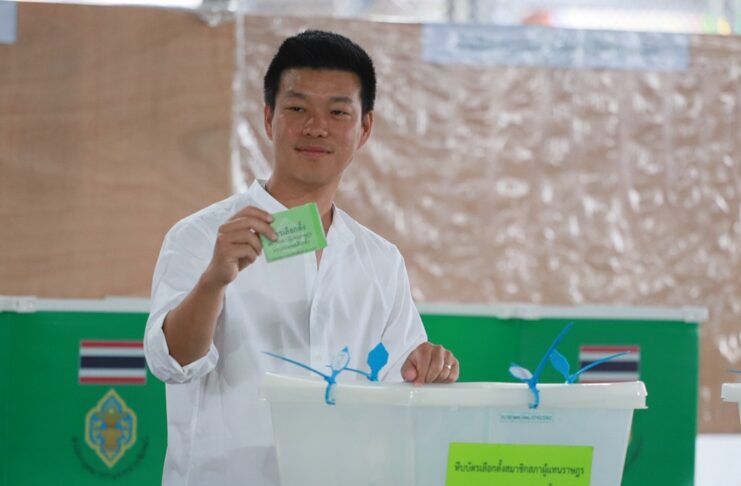 Thailand votes in early election, constitution referendum