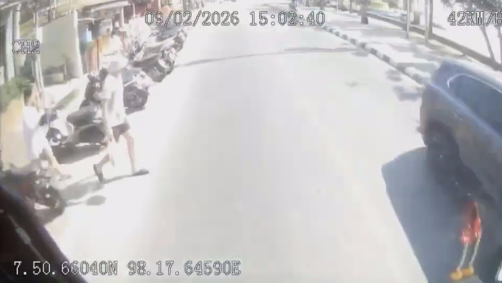 Tourist tragedy in Phuket as bus hits Russian man