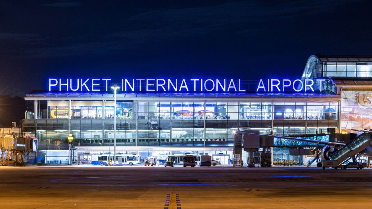 Tourism ministry plans 2,000-baht daily aid for stranded foreign tourists amid airspace closures