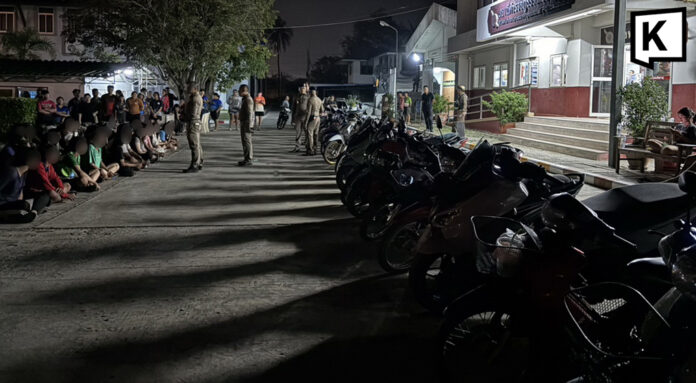 Ang Thong police arrest reckless teen bikers, seize 36 bikes Ang Thong police arrest reckless teen bikers, seize 36 bikes