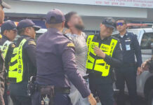 Foreign man runs amok after being woken on Pattaya street Foreign man runs amok after being woken on Pattaya street