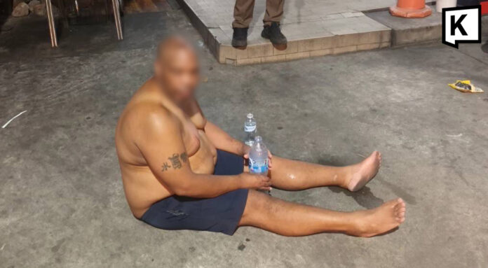 Naked foreign man detained after Pattaya street disturbance