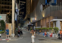 Foreign man runs naked through Pattaya street, sparks confusion online