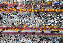 10,000 monks receive alms as Korat marks 558 years of city anniversary