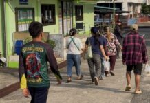 Seven migrant workers arrested in Trat market crackdown