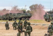 Navy boosts eastern border with Thai-made AWAV 8×8 vehicles