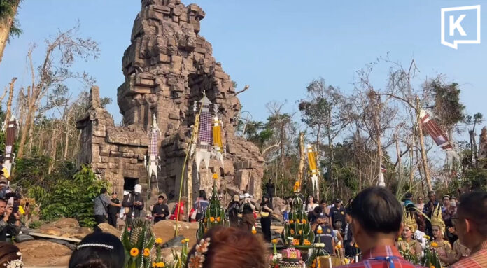 Ceremony honours fallen soldiers at Ta Kwai temple