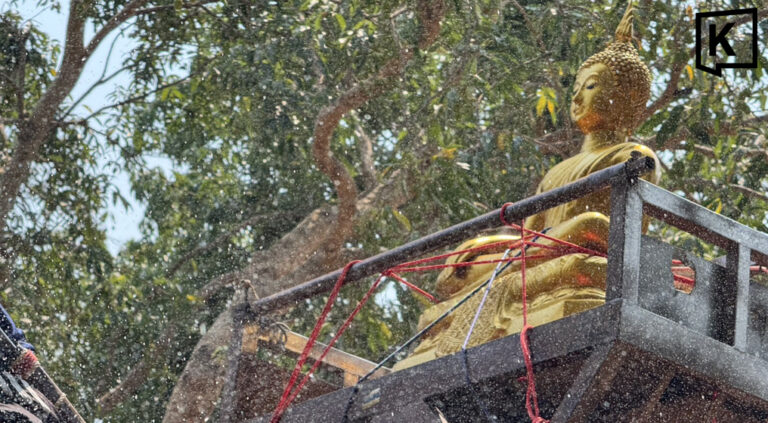 Elephants lead Songkran water pouring and blessing parade 2