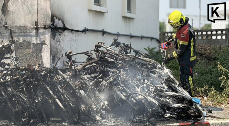 Motorbike fire spreads to car in Bangkok quickly contained 2
