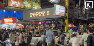 Pattaya Songkran crowds pack beach on April 14 Pattaya Songkran crowds pack beach on April 14