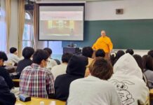 Japan university offers meditation course with Thai monks