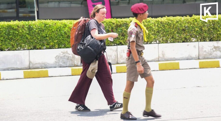 Scouts assist travellers during Songkran travel rush 2