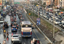 Wan Lai crowds cause heavy traffic gridlock in Bang Saen Wan Lai crowds cause heavy traffic gridlock in Bang Saen