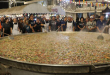 Ratchaburi goes big with 2,000kg Tom yum goong