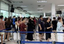 13,000 Malaysian, Singaporean tourists cross Songkhla border in one day for Songkran