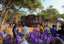 Surin holds Ta Muen Thom offering ceremony in traditional ritual