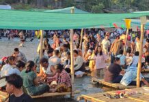 Thai–Myanmar celebrate New Year together across Moei River