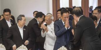 Anutin gathers Thailand’s top tycoons for economy talks