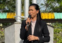King posthumously honours teacher killed protecting students