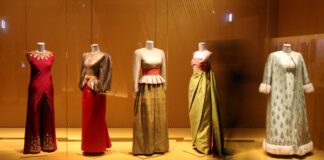 La Mode en Majesté: Thai royal fashion shines in Paris exhibition