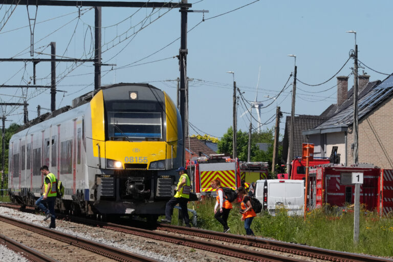 AP26146392718223