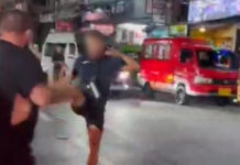 Foreign tourists filmed fighting on Patong street Foreign tourists filmed fighting on Patong street