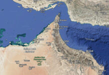 Iran warns off US warships in Strait of Hormuz Iran warns off US warships in Strait of Hormuz