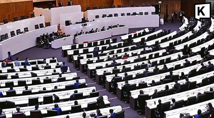 Thai lawmakers delays debate on 400 billion baht emergency loan